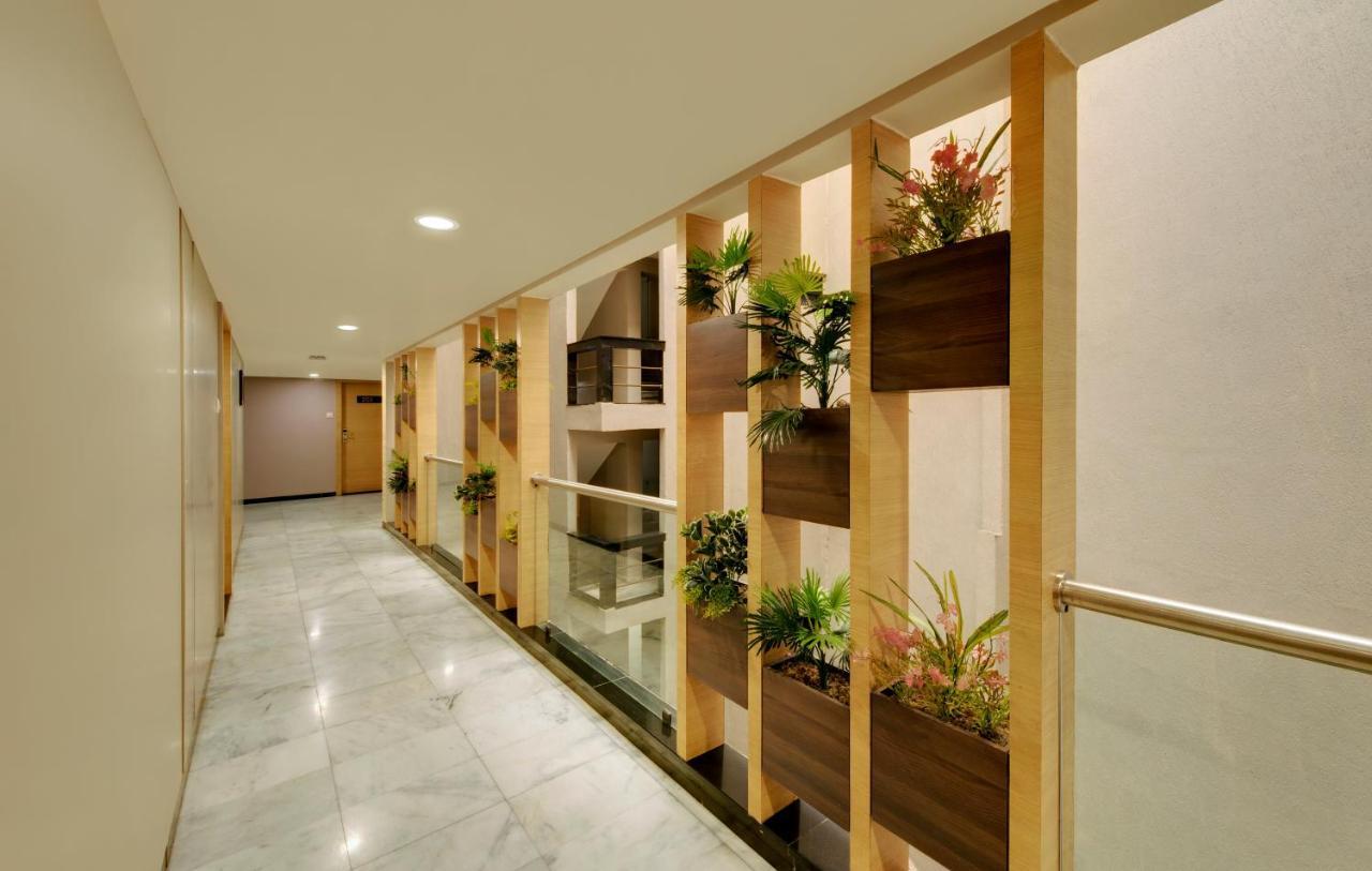 Central Beacon Hotel Surat Exterior photo